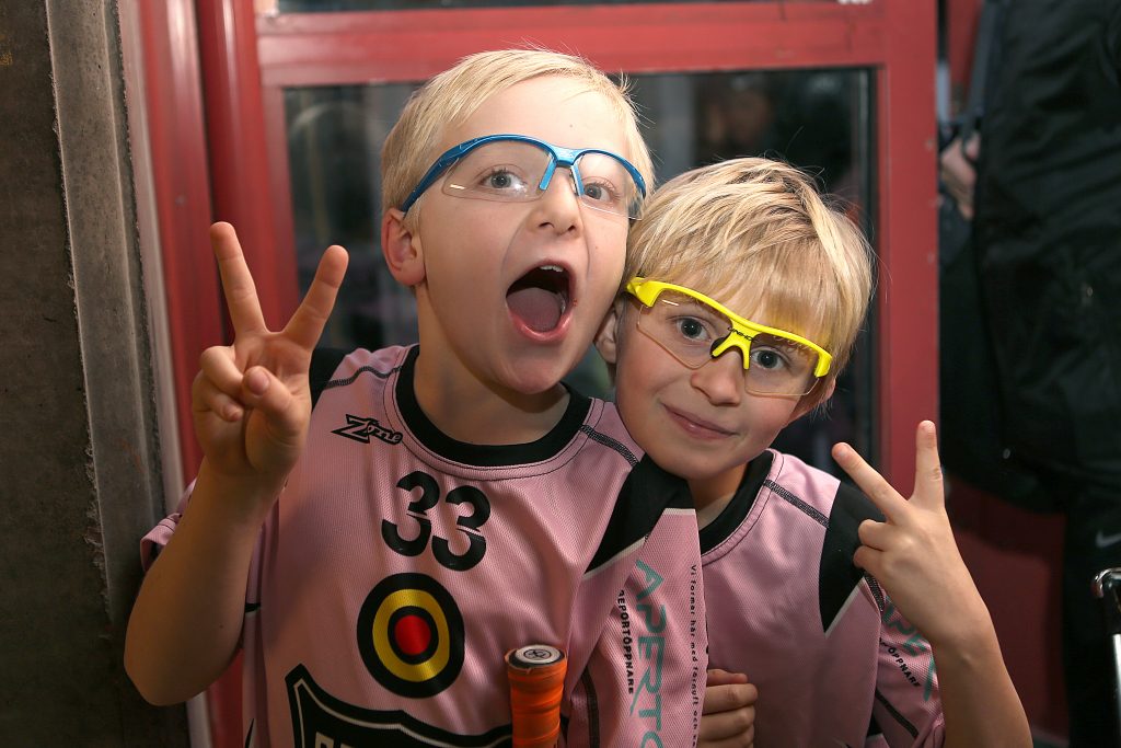 Innebandy pojkar segertecken VIBF FiftyFifty